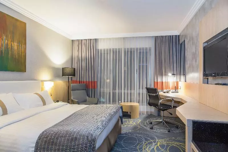 キングサイズベッドのスーペリアルーム, Mövenpick Hotel Amman
