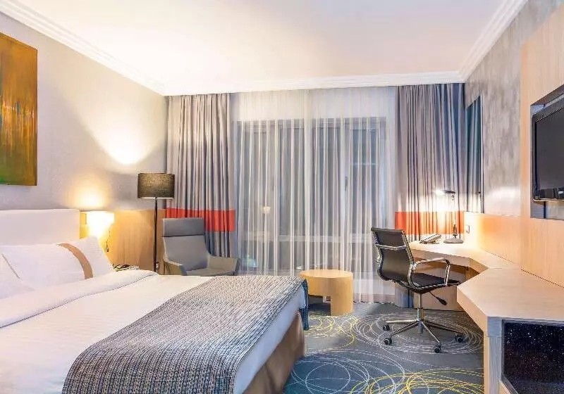 キングサイズベッドのスーペリアルーム, Mövenpick Hotel Amman