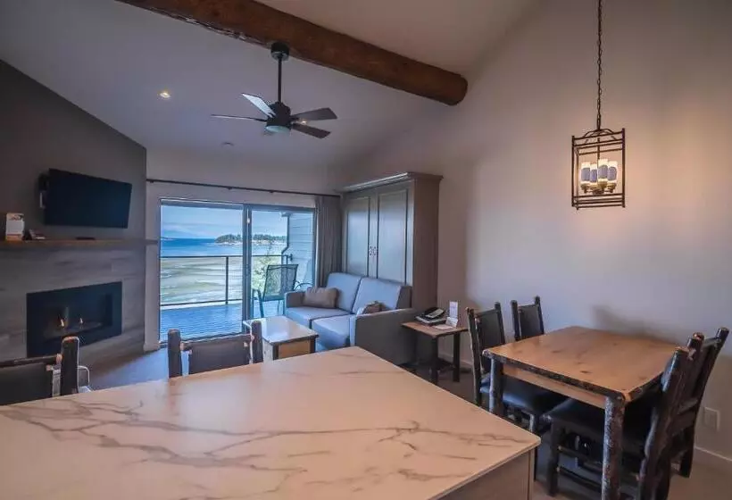 سوییت با چشم‌انداز دریا, Tighnamara Seaside Spa Resort