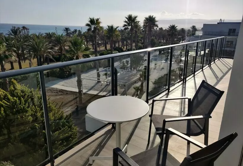 سوییت جونیور, Cabogata Jardín