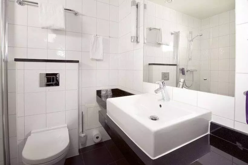 اتاق استاندارد یک نفره, Clarion Collection Hotel Amanda