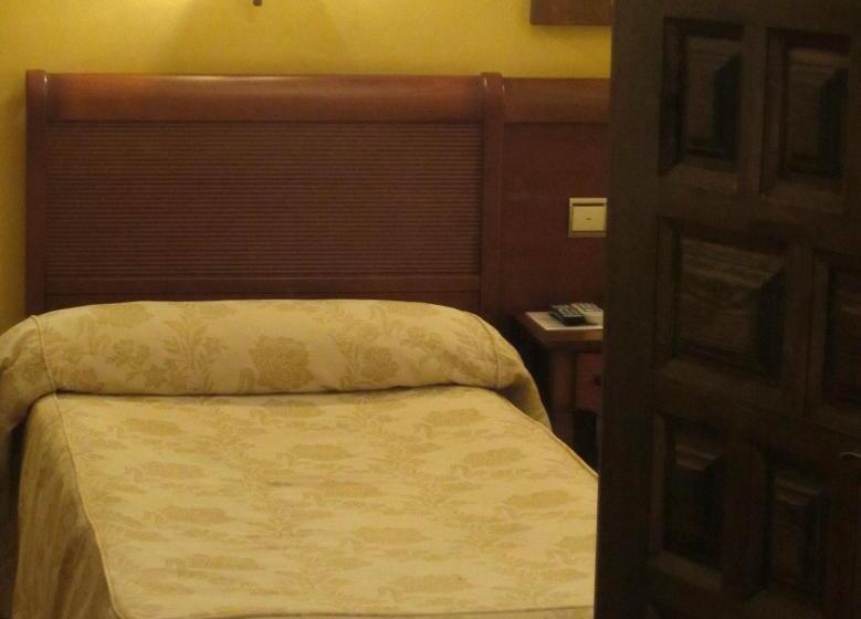 标准间内部标间, Coso Viejo