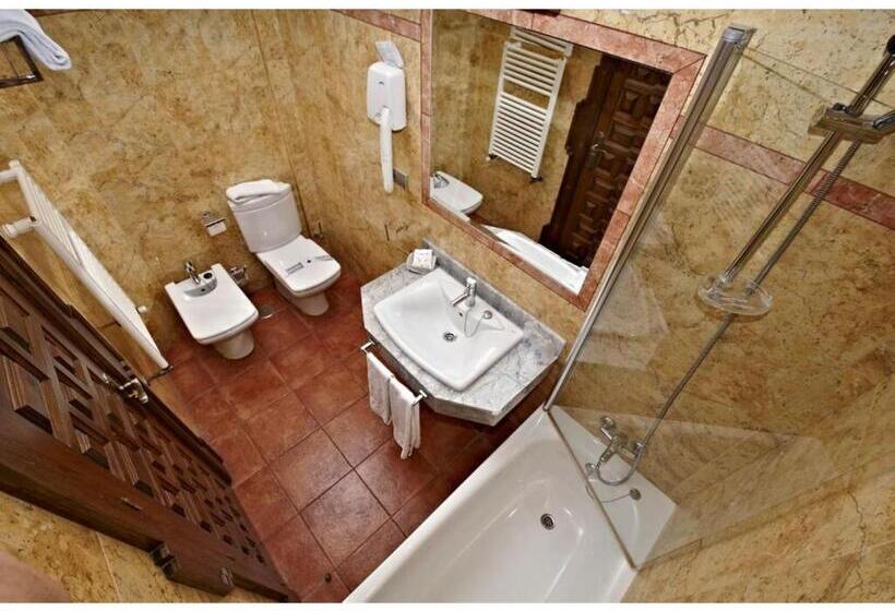 标准三人间, Coso Viejo