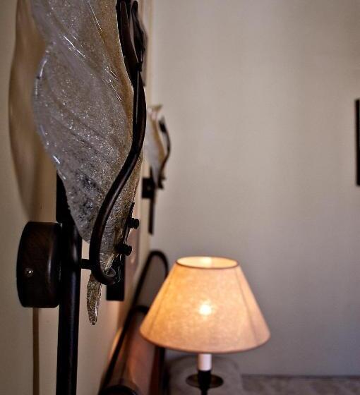 标准三人间, Coso Viejo