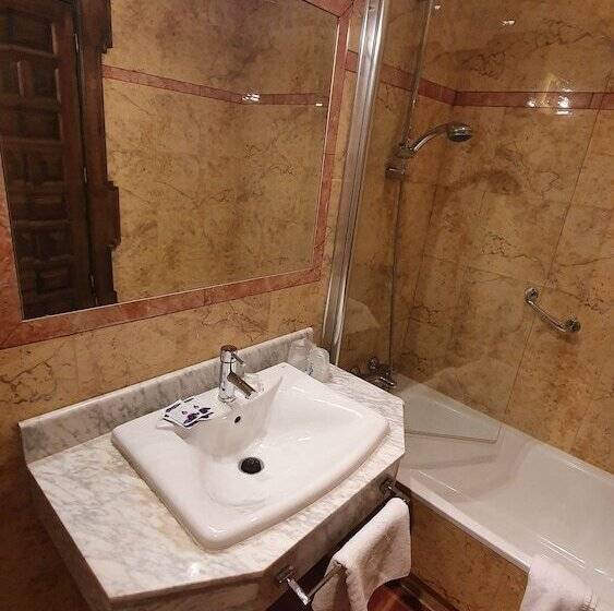 标准间内部标间, Coso Viejo