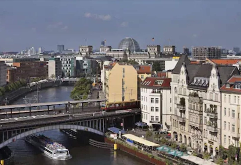 Premium room with river view, Meliá Berlin