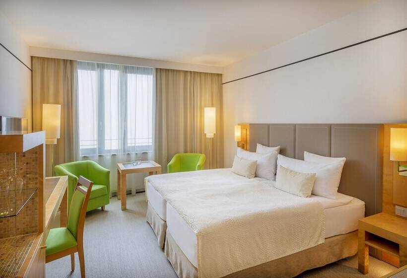 Premium room with river view, Meliá Berlin