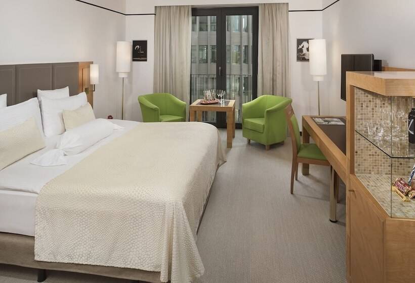 Premium room with river view, Meliá Berlin