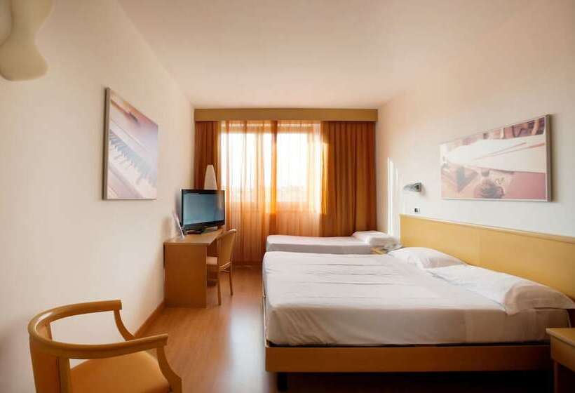 Номер Стандарт Трехместный, Montemezzi