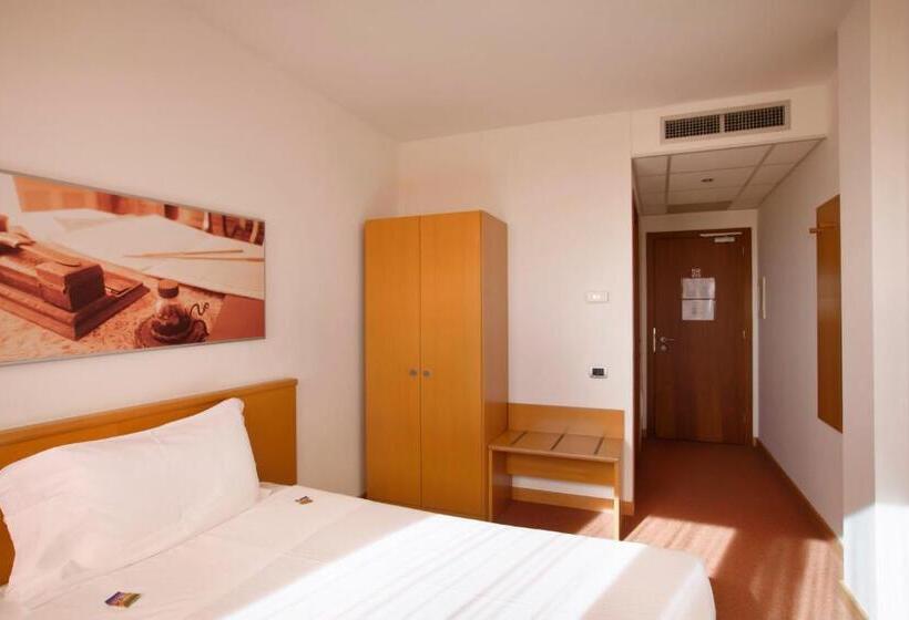 Номер Стандарт Индивидуальный, Montemezzi