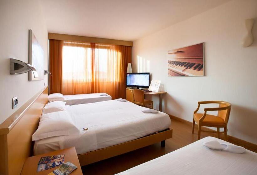 Четырехместный Номер Стандарт, Montemezzi