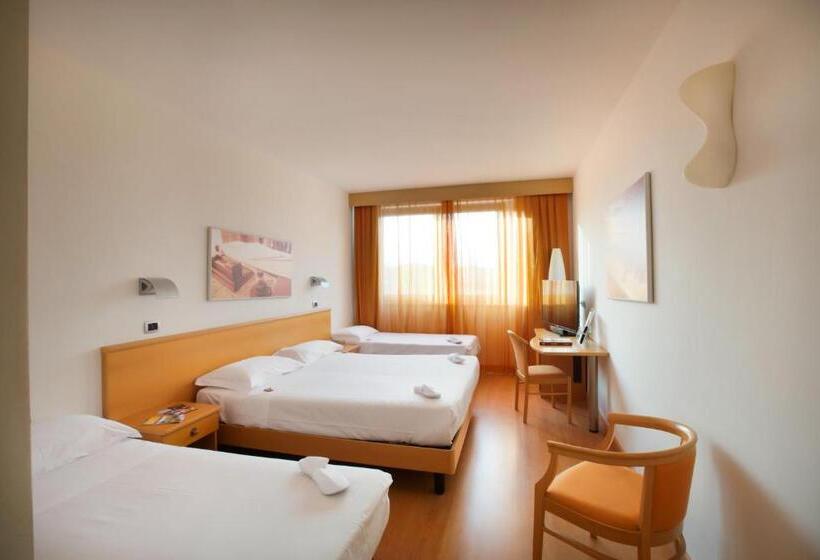 Четырехместный Номер Стандарт, Montemezzi