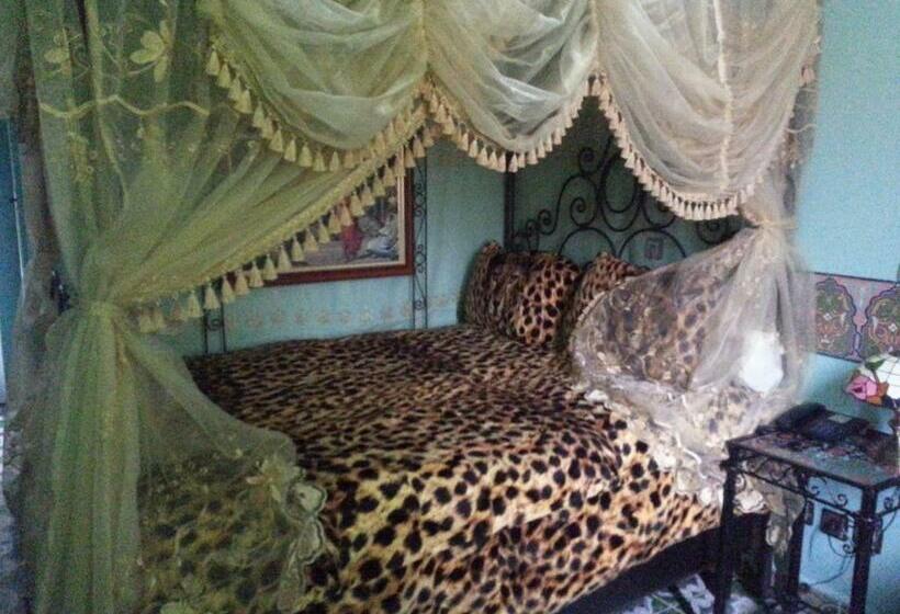 Quarto standart individual, Moroccan House