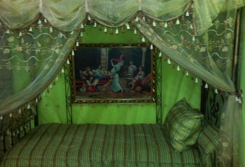 Quarto standard, Moroccan House