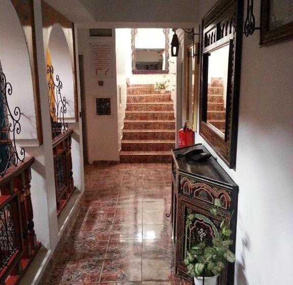 Quarto Quádruplo Standard, Moroccan House