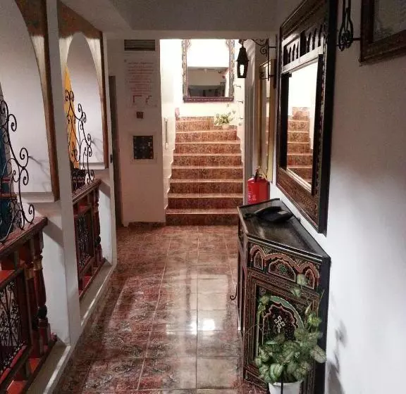 اتاق استاندارد چهار تخته, Moroccan House