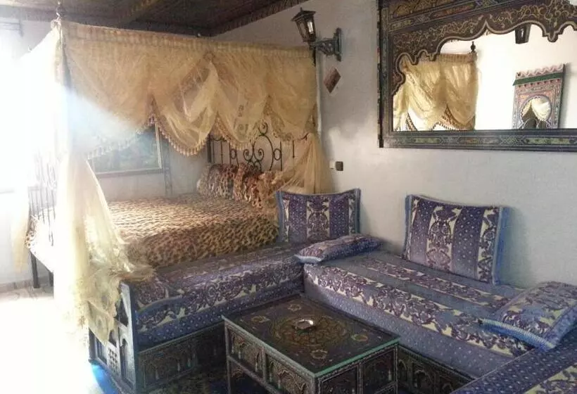 اتاق استاندارد چهار تخته, Moroccan House