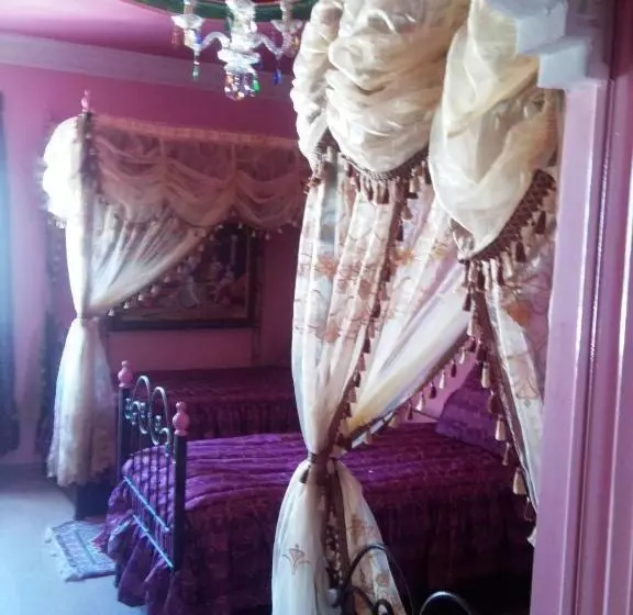 اتاق استاندارد چهار تخته, Moroccan House
