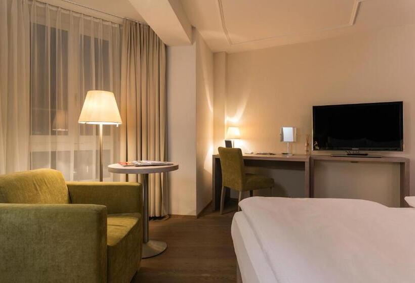 اتاق سوپریور با تخت بزرگ, Platzhirsch Zürich Downtown Boutique Hotel & Sushi Lounge