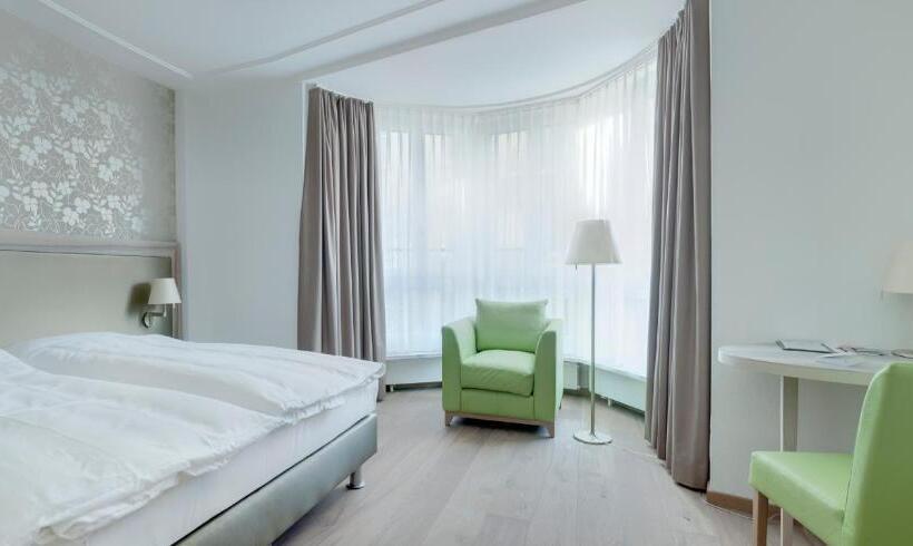 اتاق سوپریور با تخت بزرگ, Platzhirsch Zürich Downtown Boutique Hotel & Sushi Lounge