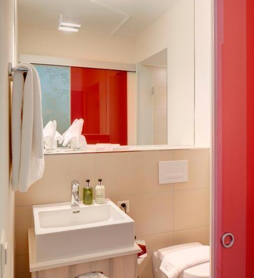 اتاق سوپریور با تخت بزرگ, Platzhirsch Zürich Downtown Boutique Hotel & Sushi Lounge