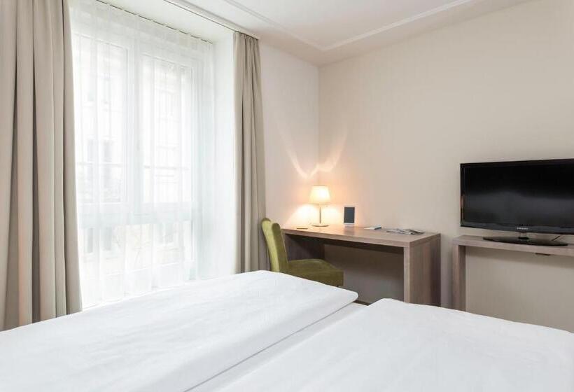 اتاق سوپریور با تخت بزرگ, Platzhirsch Zürich   Downtown Boutique Hotel & Sushi Lounge