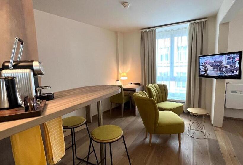 استودیوی سوپریور, Platzhirsch Zürich Downtown Boutique Hotel & Sushi Lounge