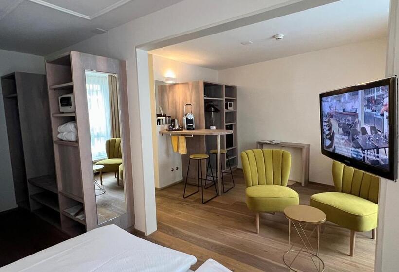 استودیوی سوپریور, Platzhirsch Zürich   Downtown Boutique Hotel & Sushi Lounge