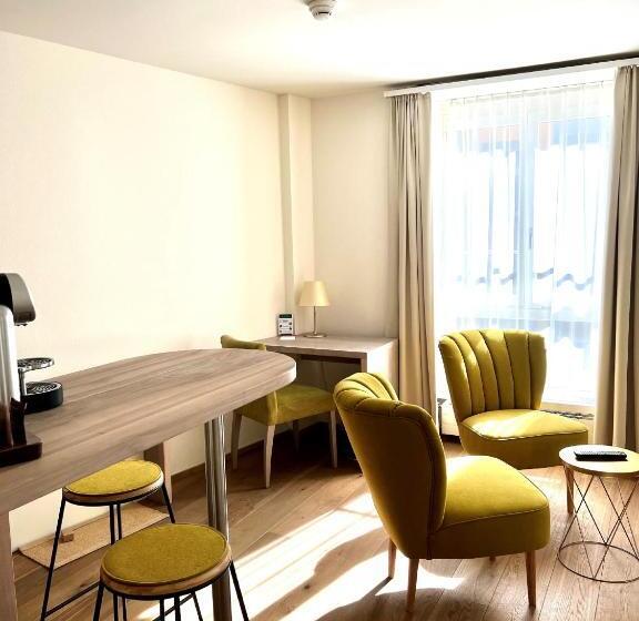 استودیوی سوپریور, Platzhirsch Zürich Downtown Boutique Hotel & Sushi Lounge