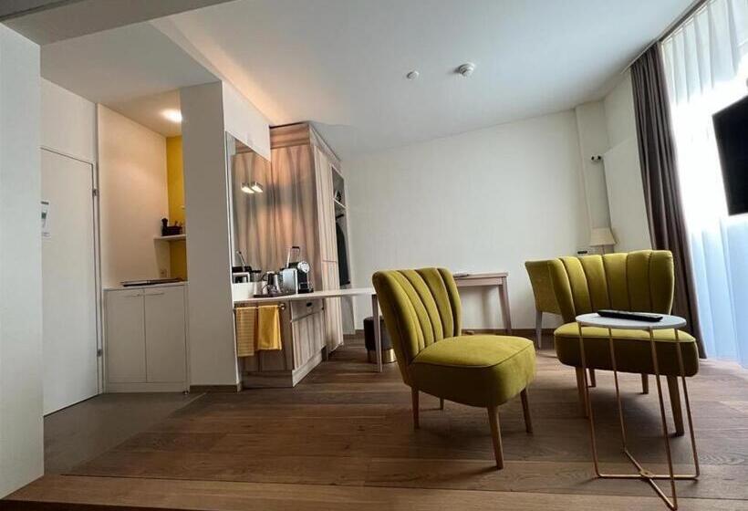 استودیوی سوپریور, Platzhirsch Zürich Downtown Boutique Hotel & Sushi Lounge