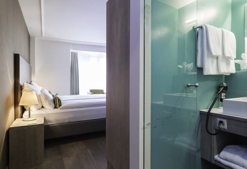 اتاق سوپریور با تخت بزرگ, Platzhirsch Zürich Downtown Boutique Hotel & Sushi Lounge