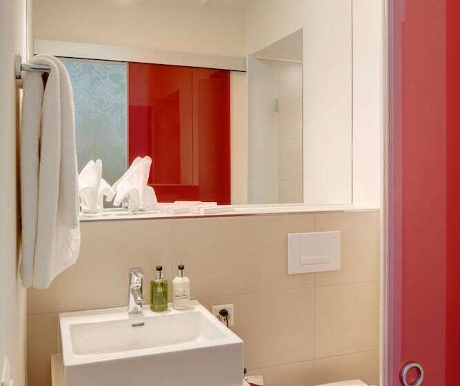 اتاق سوپریور با تخت بزرگ, Platzhirsch Zürich Downtown Boutique Hotel & Sushi Lounge