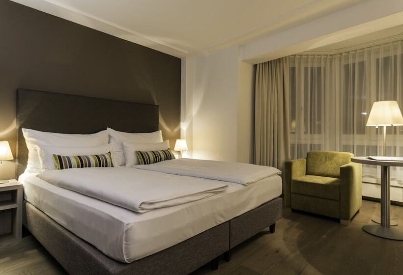 اتاق سوپریور با تخت بزرگ, Platzhirsch Zürich Downtown Boutique Hotel & Sushi Lounge