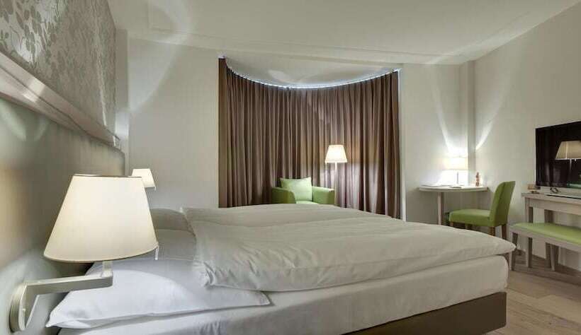 اتاق سوپریور با تخت بزرگ, Platzhirsch Zürich Downtown Boutique Hotel & Sushi Lounge