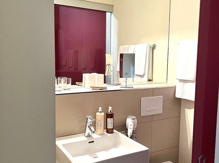 استودیوی سوپریور, Platzhirsch Zürich   Downtown Boutique Hotel & Sushi Lounge