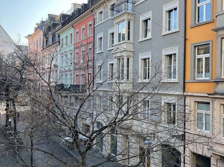 استودیوی سوپریور, Platzhirsch Zürich Downtown Boutique Hotel & Sushi Lounge