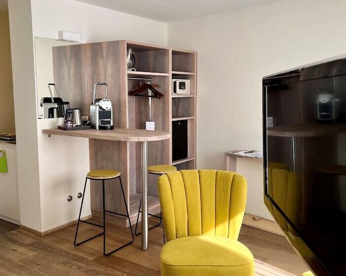 استودیوی سوپریور, Platzhirsch Zürich Downtown Boutique Hotel & Sushi Lounge