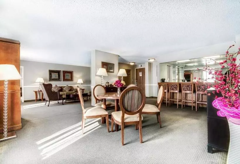 Sviitti King-vuode, Ramada Plaza By Wyndham Atlanta Airport