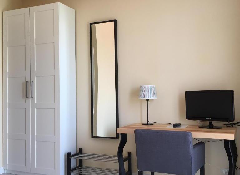 غرفة قياسية, Savoy