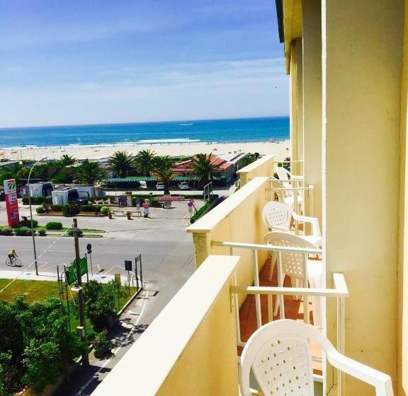 غرفة قياسية إطلالة جانبية علي البحر, Savoy