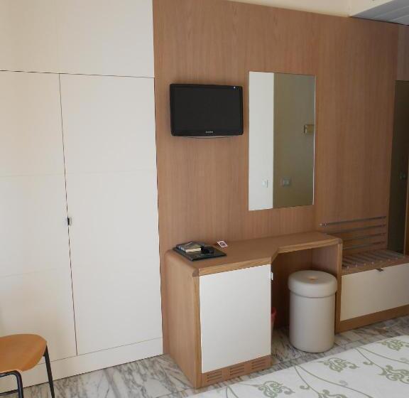 غرفة قياسية إطلالة جانبية علي البحر, Savoy