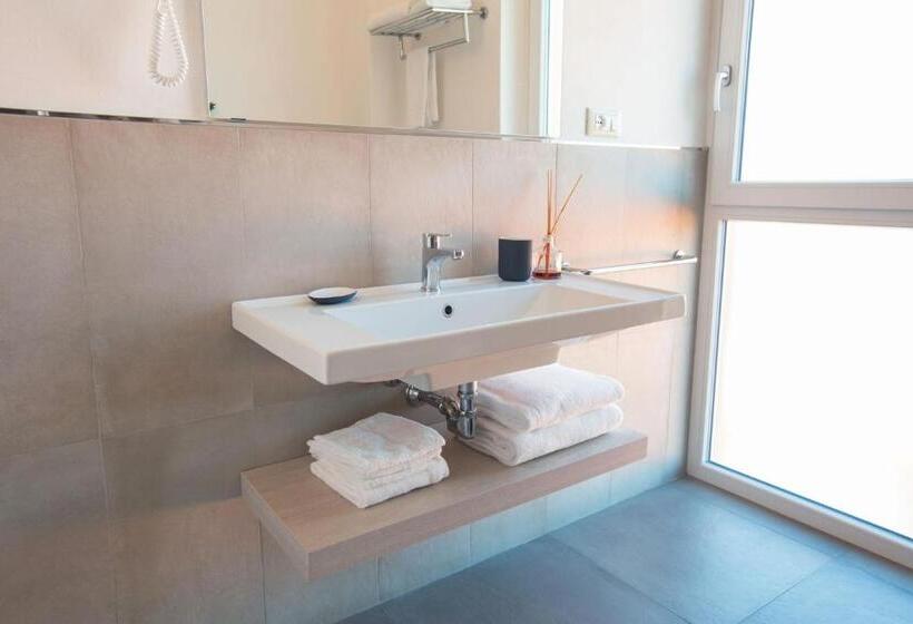 Triple Room Sea View, Savoy