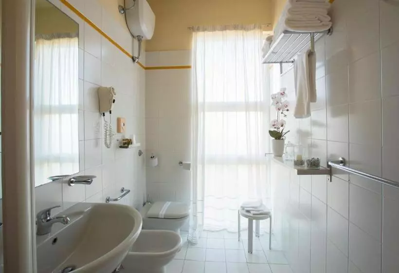 Triple Room Sea View, Savoy