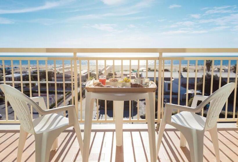 Triple Room Sea View, Savoy