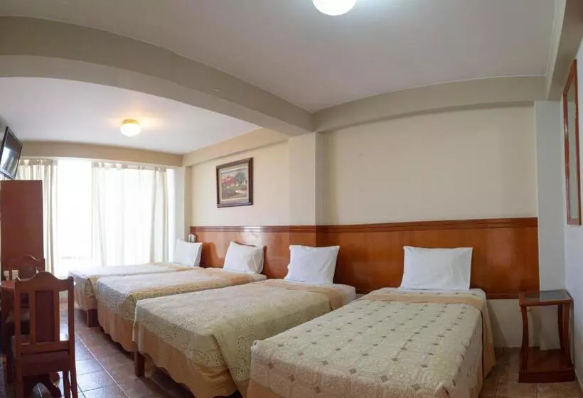 اتاق استاندارد چهار تخته, Takana Inn
