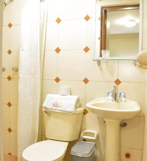 اتاق استاندارد یک نفره, Takana Inn