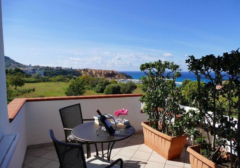 小型套房带海景, Tirreno