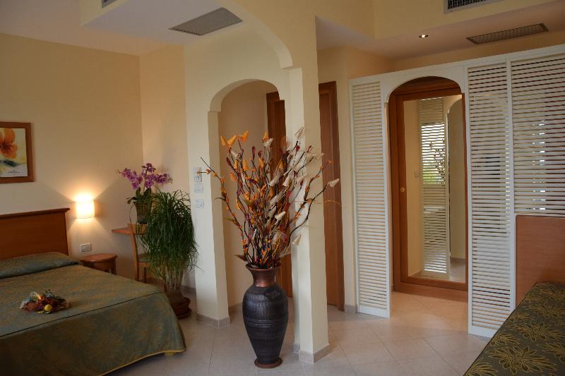 小型套房带海景, Tirreno