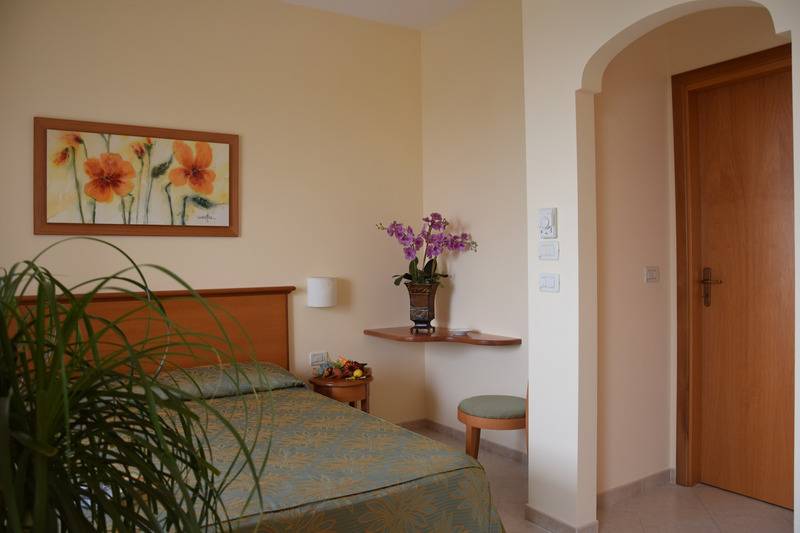 可观山景的小型套房, Tirreno