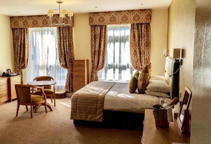 اتاق اجرایی, Abbey Sands